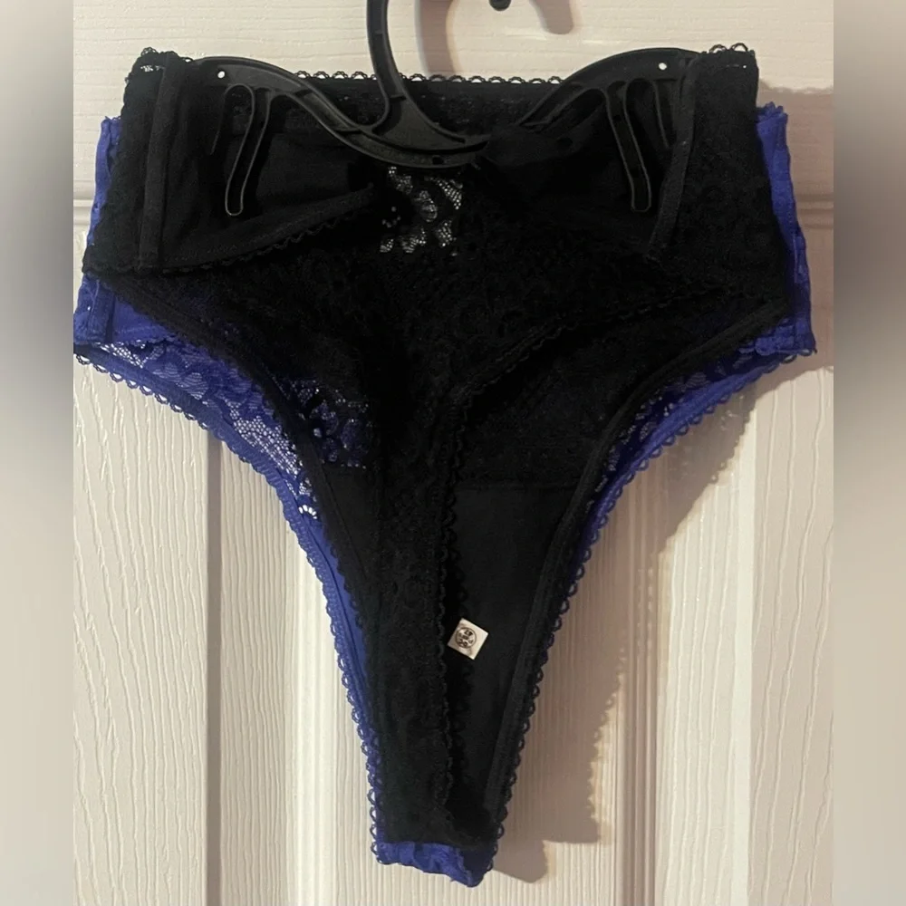 Bundle! Parade bra, and‎ 2 sets of 2 pack thongs! NWT!